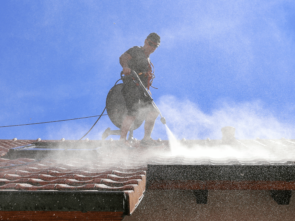 Facebook Ads For Roofers: What Actually Wins Work